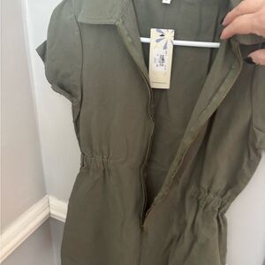 Hello Franki Army Green  short sleeve dress Size Large (MRSP: $46)